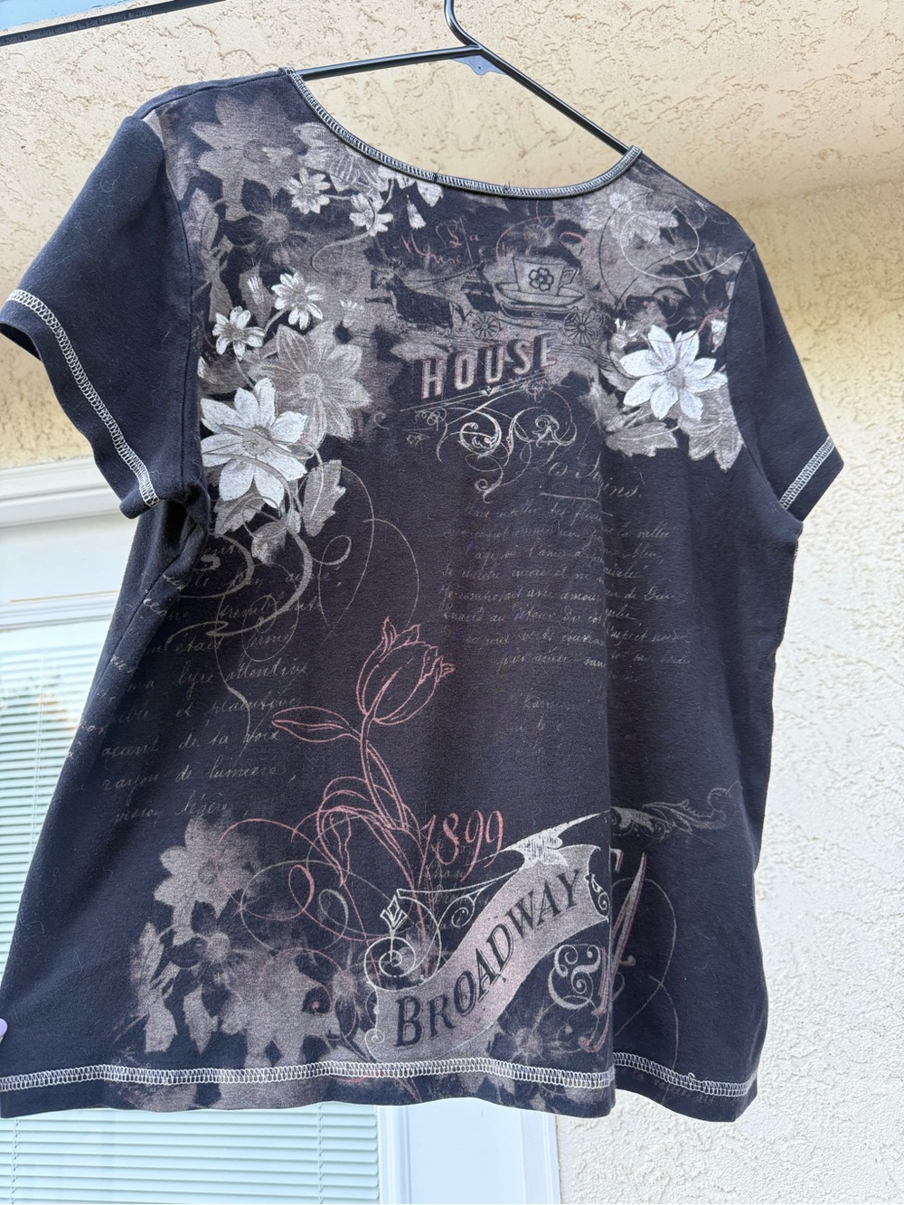 Blue Canyon Clothing Broadway Tea House super adorable top! - Picture 2 of 5